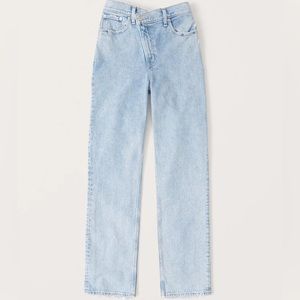 Abercrombie & Fitch Ultra High Rise 90s Straight Jean